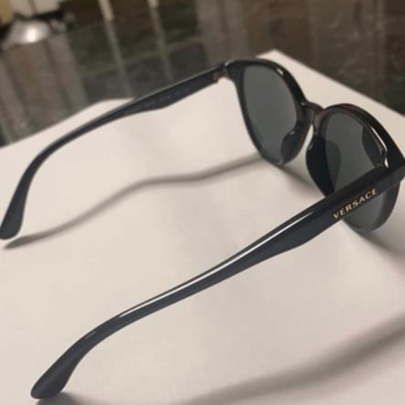NEW Versace kids sunglasses - Picture 2 of 4